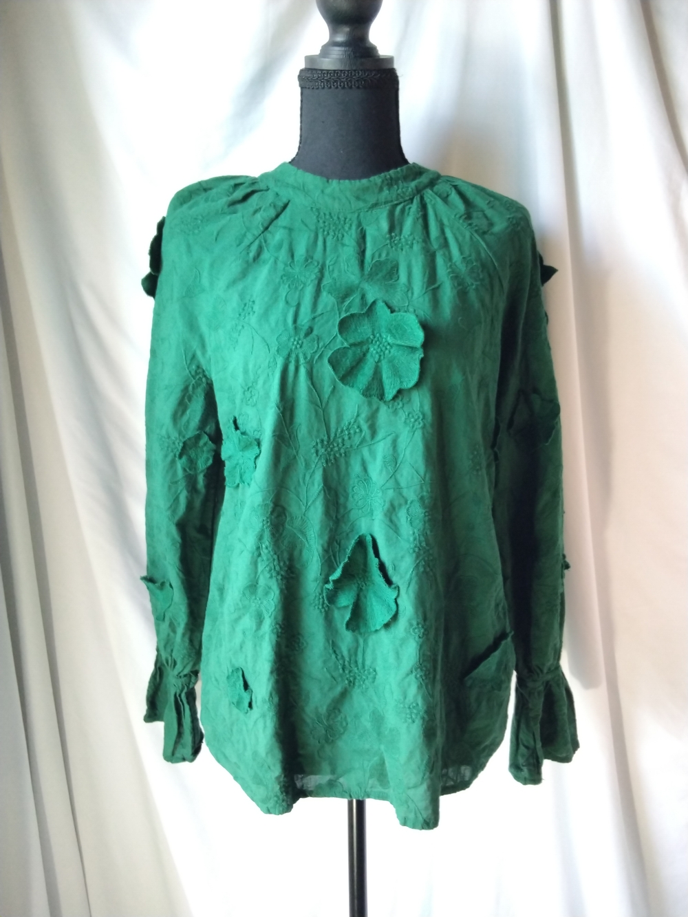 Cato Collection Emerald Green Long-Sleeve Floral Cutout Top